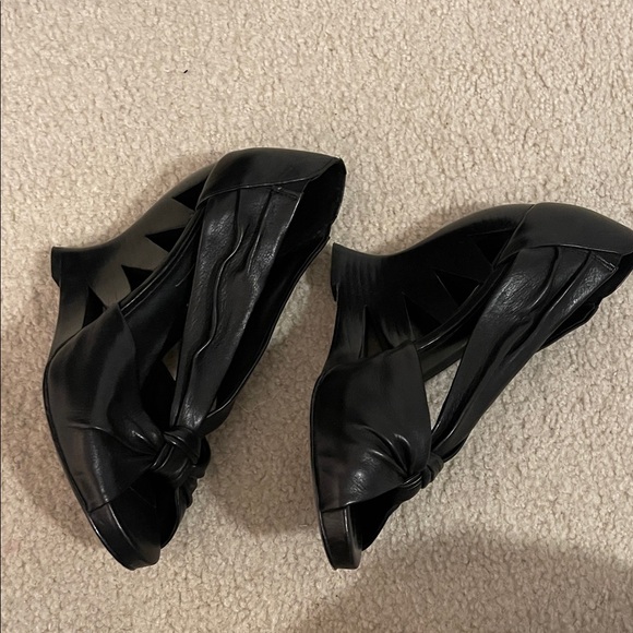 Donald J. Pliner Black Wedge Shoes - Picture 4 of 7